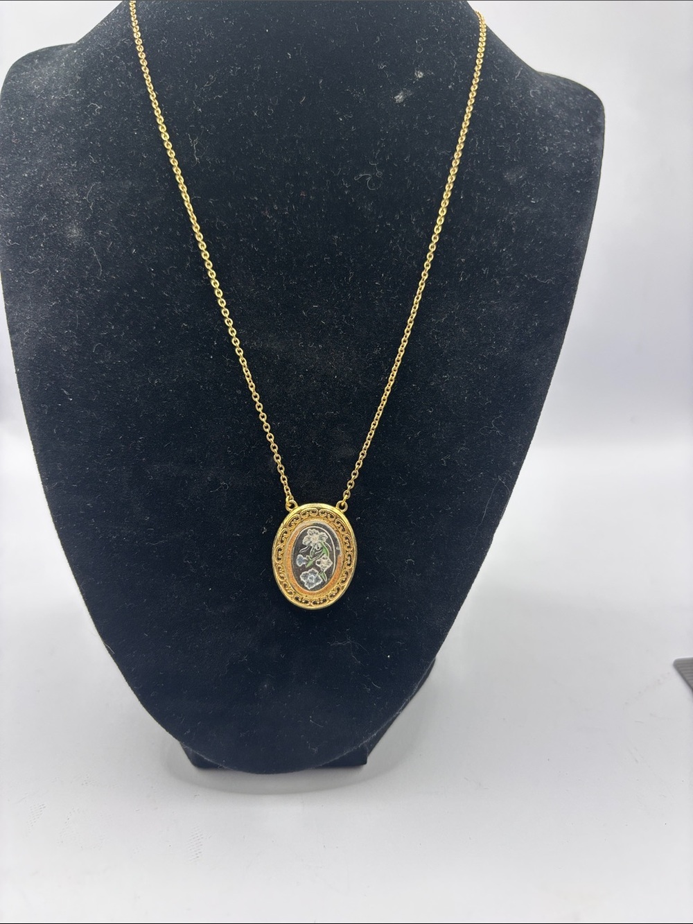 1928 Gold-Tone Vintage Oval Floral Mosaic Pendant Necklace